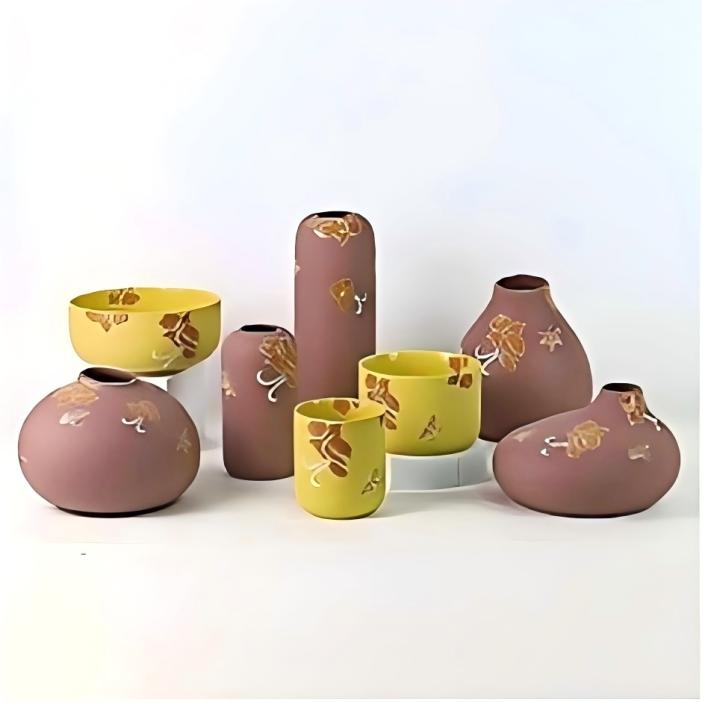 Bạn đã bao giờ cảm nhận được sức hấp dẫn độc đáo của sự kết hợp giữa gốm sứ và thiên nhiên chưa?