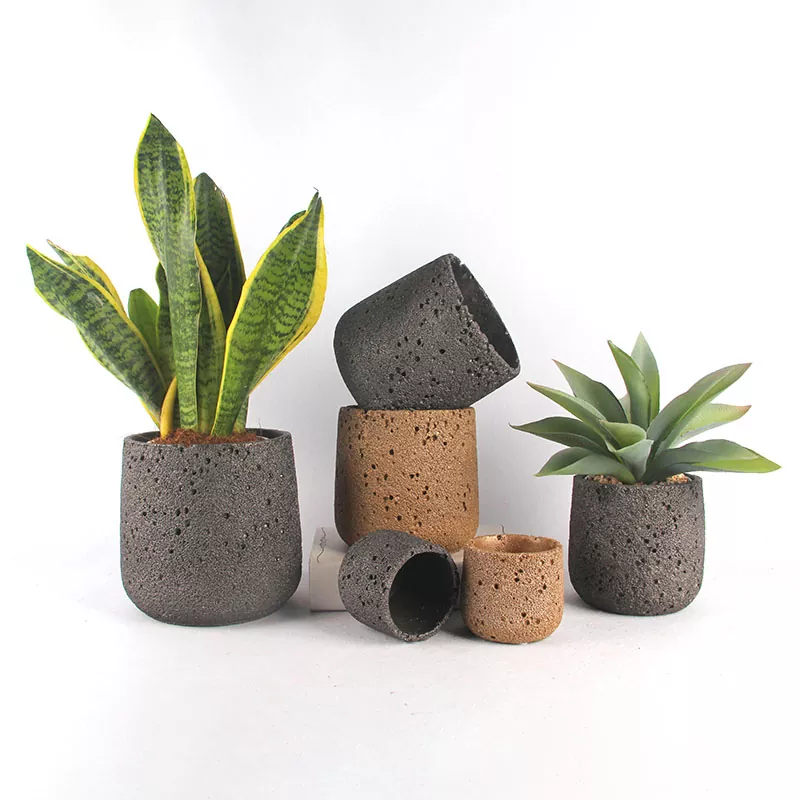 Chậu trồng cây bằng đá cổ điển