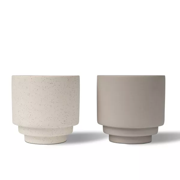 Đế nến bằng gốm tráng men có hoa văn